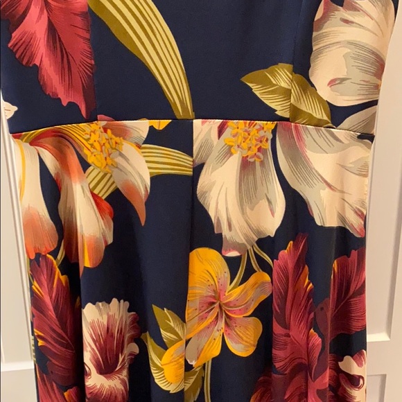 Perceptions floral dress size 10 - Picture 5 of 9